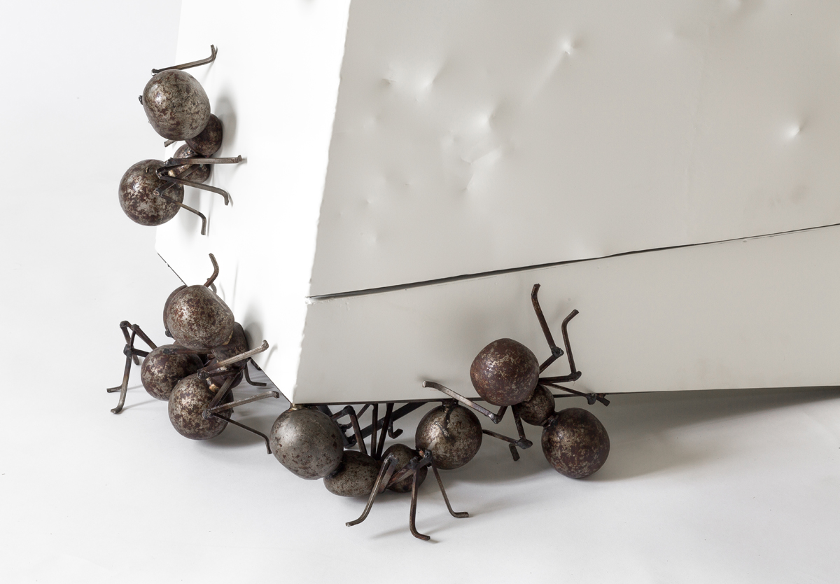 img-sideboard-ants-003